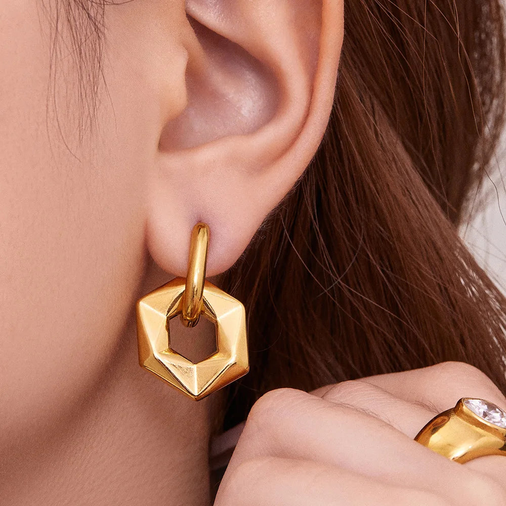 Pendiente Exagonal  Chapado en Oro 18k y stail Steel